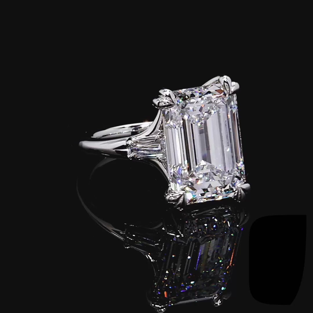 EMERALD THREE STONE RING
