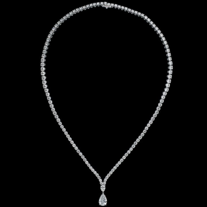 Pear Shape And Round Brilliant Diamond Necklace