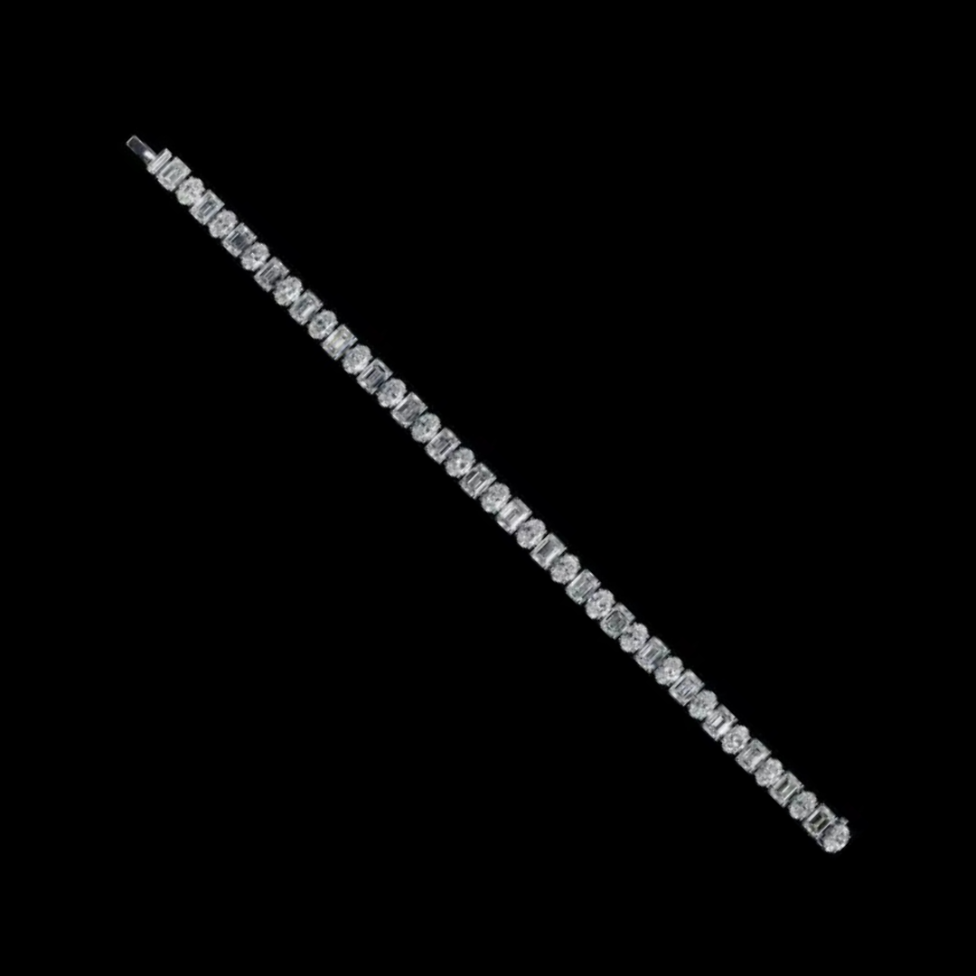 16.99 carat oval and emerald bracelet